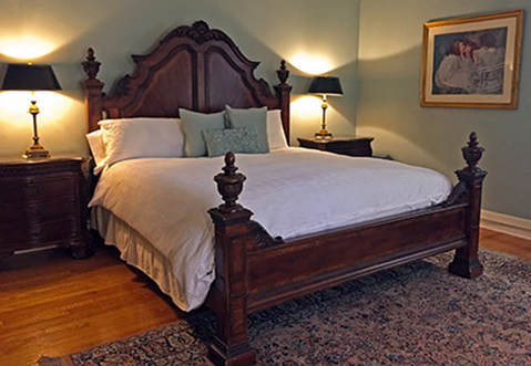 PictureFarnam Room: King bed and twin bed with twin trundle. Ensuite bath with tub and shower.